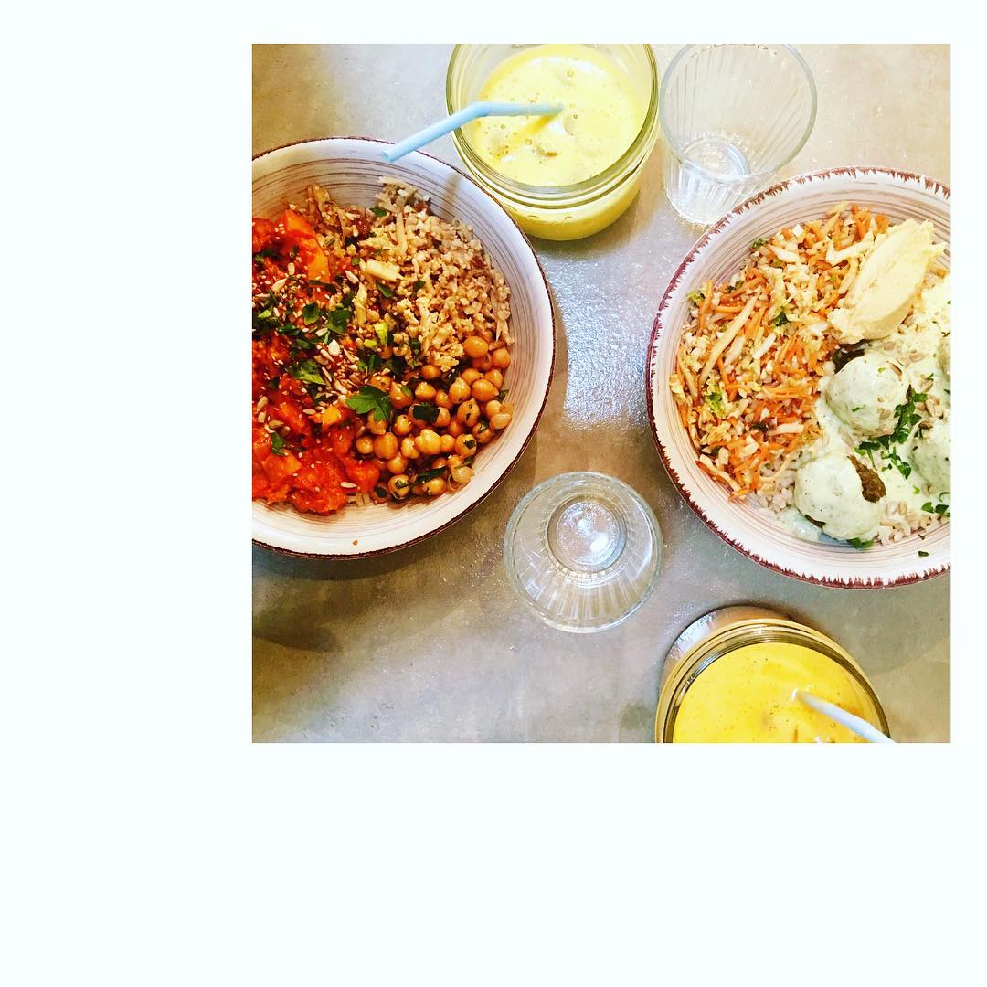 Un déjeuner complètement veggie chez @nousrestaurant 
Recettes et articles sur mon site internet : lgiami-dieteticienne.fr
